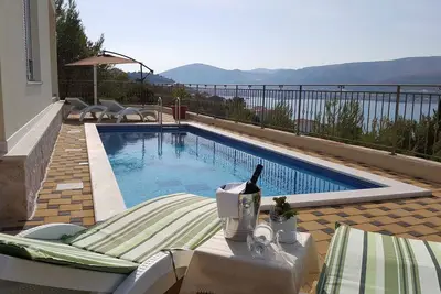 Image de Maison de vacances avec piscine et climatisation