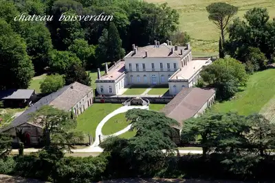 Image de Gîte de caractère, aux volumes spacieux, ambiance chaleureuse et sereine.