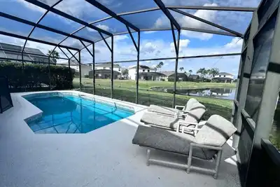 Image de Vue sur le lac 5br \/ 3. 5b Pool Home près de Disney