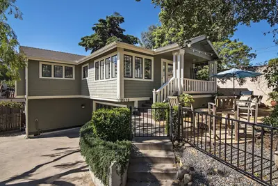 Image de Belle Artisan Oasis Moderne 5 Blks de State Street. Idéal pour le long terme!