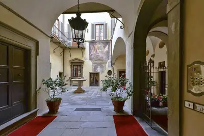 Image de Confortable et privé 2 Br App w \/ Terrasse dans le centre historique