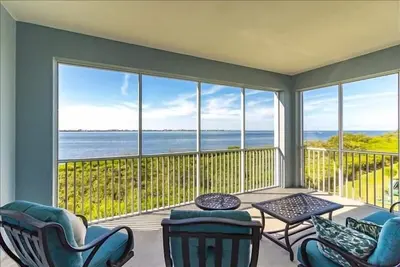 Image de *** Vente *** Acheter 4 Nuits, Obtenir Une Gratuite. Condo De Luxe 3\/3 Sur Le Son Anna Maria. Valable Du 12\/15\/19. Ne Manquez Pas Cette Offre SPÉCIALE De 5 Nuits Dans Un Port Particulier. Exclut toute fen��tre de vacances. Offre valable pour les