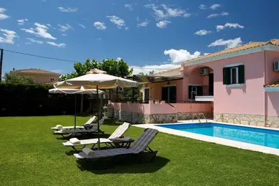 Image de Villa Ioanna (Anthemis villas) - Piscine privée, jardin de 1000m2, aire de jeux pour ki