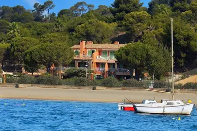 Image de Appartement T3 *** 6 pers. à 10m de la Plage avec Vue Mer & Piscine CHAUFFÉE (1)