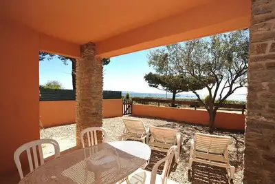 Image de Appartement T3 *** 6 pers à 10m de la Plage avec Vue Mer & Piscine CHAUFFÉE (3)