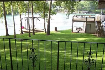 Image de Accueil Waterfront sur le lac Dunlap - Meilleure eau disponible!