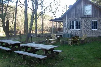 Image de Chalet de vacances à la montagne rustique et unique, sans frais de nettoyage ni d’animaux supplémentaires