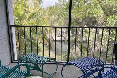 Image de $ 720week + Tarifs Pour Le 15 Septembre - 15 DÉCEMBRE 2019 Breez Tropical Sur Black Sandy Beaches, UNITÉ 249 2 Bd X 2 Ba Condo Mis À Jour Avec Une Vue Canal.