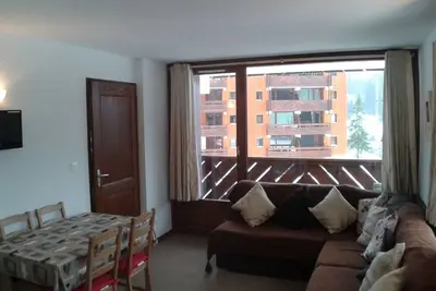 Image de Appartement moderne avec trois chambres authentiques à 2 minutes à pied de l'ascenseur principal