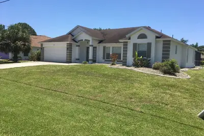 Image de Gulf Coast Villa Sur la réserve naturelle de Rotonda West Avec une piscine privée et Jeti