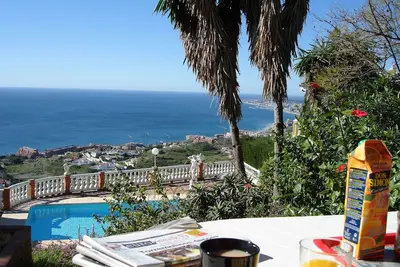 Image de Villa de 4 chambres à Benalmadena Pueblo avec de magnifiques vues panoramiques avec piscine
