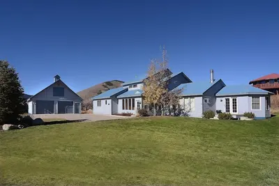 Image de 4 chambres à coucher avec Great Mt. Vues et beaucoup de stationnement! Navette gratuite!