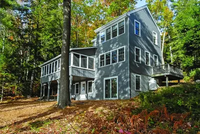 Image de Nouveau Sur Le MARCHÉ: Escapade tranquille au bord du lac de Wolfeboro