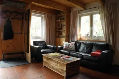 Image de Beach house à 50 mètres de la plage avec un grand spa et une cheminée et une connexion Wi-Fi