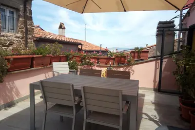 Maison dans le village ancien avec terrasse panoramique