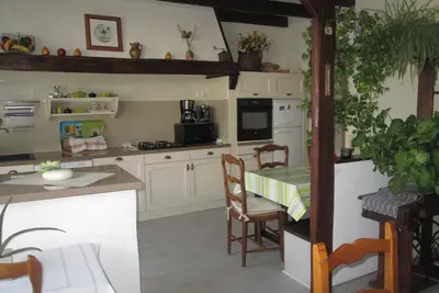 Image de Maison confortable Wi-Fi près tous commerces 8 adultes + 1 bébé animaux oui