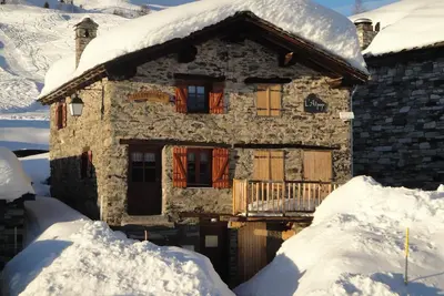 Image de Authentique chalet savoyard au pied des pistes dans station France/Italie