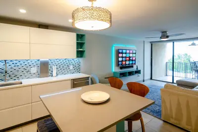 Image de Beau condo rénové 2b 1. 5Ba avec glissement de bateau
