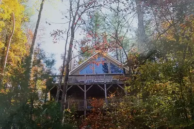 Image de Belle Lake House sur le lac Hiwassee Ă Bear Paw avec Dock et des vues majestueuses