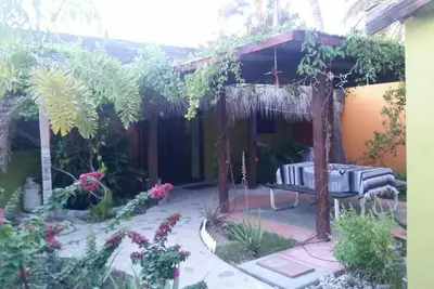 Charmante Casita dans le coeur Lb à côté de Vela 5 minutes à pied de tout
