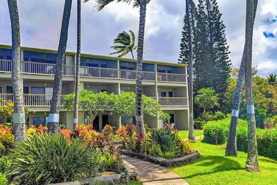 Image de 2 Br Oceanfront Condo de luxe Ă Wavecrest! Une vue imprenable!