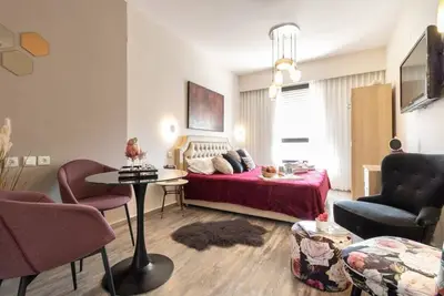 Image de King David Studio\/Pool\/Parking in city center