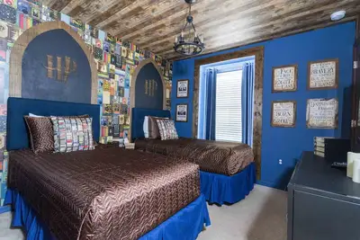 Image de Thème Mickey room, 5 chambres, piscine, WiFi gratuit et parking, près de Disney. Ww9027