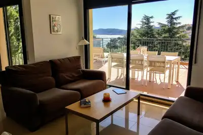 Image de Spacieux, lumineux, terrasse et jardin vue mer, proche plages et port, climatisation \/ wf