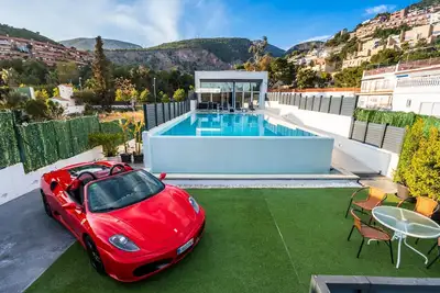 Image de Villa De Luxe Et 2 Piscines À 200 M. De Playa Castelldefels-Sitges Climatizada