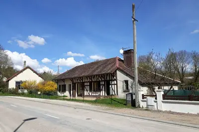 Image de maison campagne proche de la ville magasins usines proches