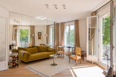 Image de Luxueux sur le Champ de Mars, vues de l'Ecole Militaire, Balcons, Sud, Climatisation