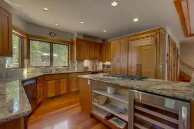 Image de Lux house In Squaw: 1 mile to Village: Outdoor Hot Tub & Sauna, 2decks & backyard