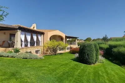 Image de Belle villa vue mer avec grand jardin bien entretenu