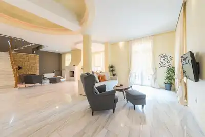 Image de Villa Athens - 250 m² néoclassique - Capacité d'accueil de 8 personnes