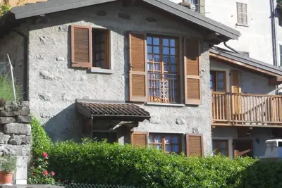 Image de Bel appartement sur le lac de Côme avec jardin privé et vue sur le lac
