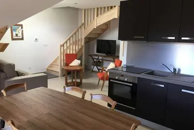 Image de Magnifique duplex  idéalement situé: télécabine à 500 m et centre ville à 100 m.