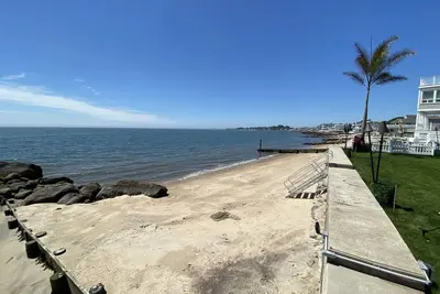 Image de Climatisee Magnifique maison récemment rénovée avec vue sur l'océan et accès à la plage