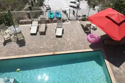 Image de Directement sur la plage. Golfe avant pittoresque 2 chambres 2 salles de bain. avec piscine