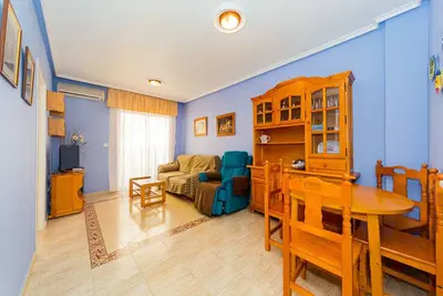 Image de Light and airy one bedroom apartment in the center of Torrevieja for rent.