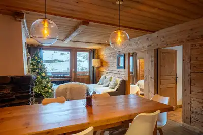 Image de Appartement 4 étoiles dans un magnifique chalet savoyard - 50 m des pistes