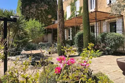 Image de Superbe Mas Provençal avec Piscine à 15' d'Avignon