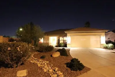 Image de Maison impeccable 2br / 2ba avec piscine dans la communauté Solera 55+ Resort.