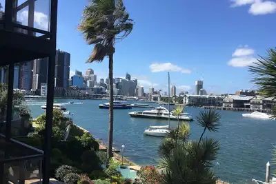 Image de Superbe maison au bord de l'eau avec une vue imprenable sur Darling Harbour