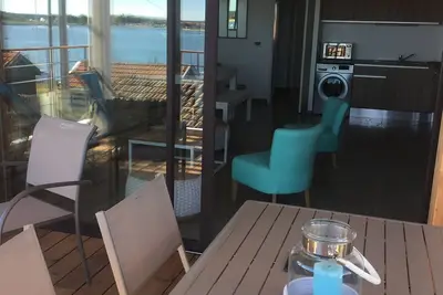 Image de Appartement bord de Mer Avec Terrasse Sud Vue Mer incroyable! Front de Mer