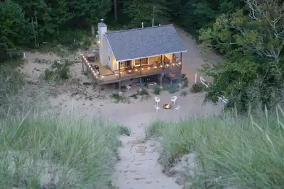 Image de The Sandbox Beach House - Un chalet dans les dunes!