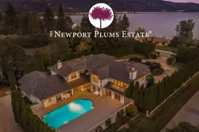 Image de Awesome Huge Downtown Sandpoint Accueil; Vues sur le lac, piscine et jacuzzi en acier inoxydable