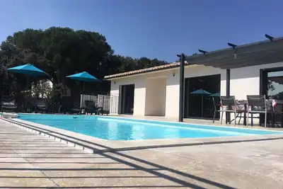Image de Jolie Villa Neuve CLIMATISÉE Avec Piscine Chauffee Dans La Campagne D Uzes