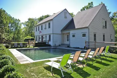 Image de 100% Roxbury! (Zoom in Map ++) PoshPadsCT \"Moosehorn\" Mint 5br Pool, Bbq, Vélos