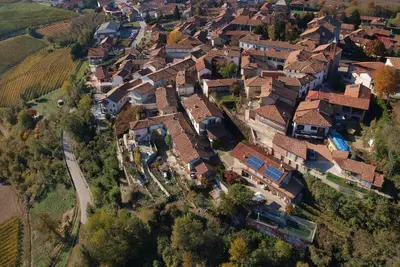 Image de La Vigna del Parroco 'Azzurro' Maison de campagne avec piscine et Wi-Fi gratuit
