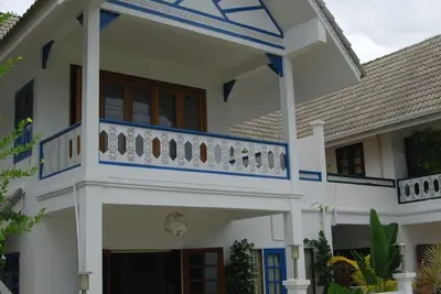 Image de Grande maison familiale face à la plage